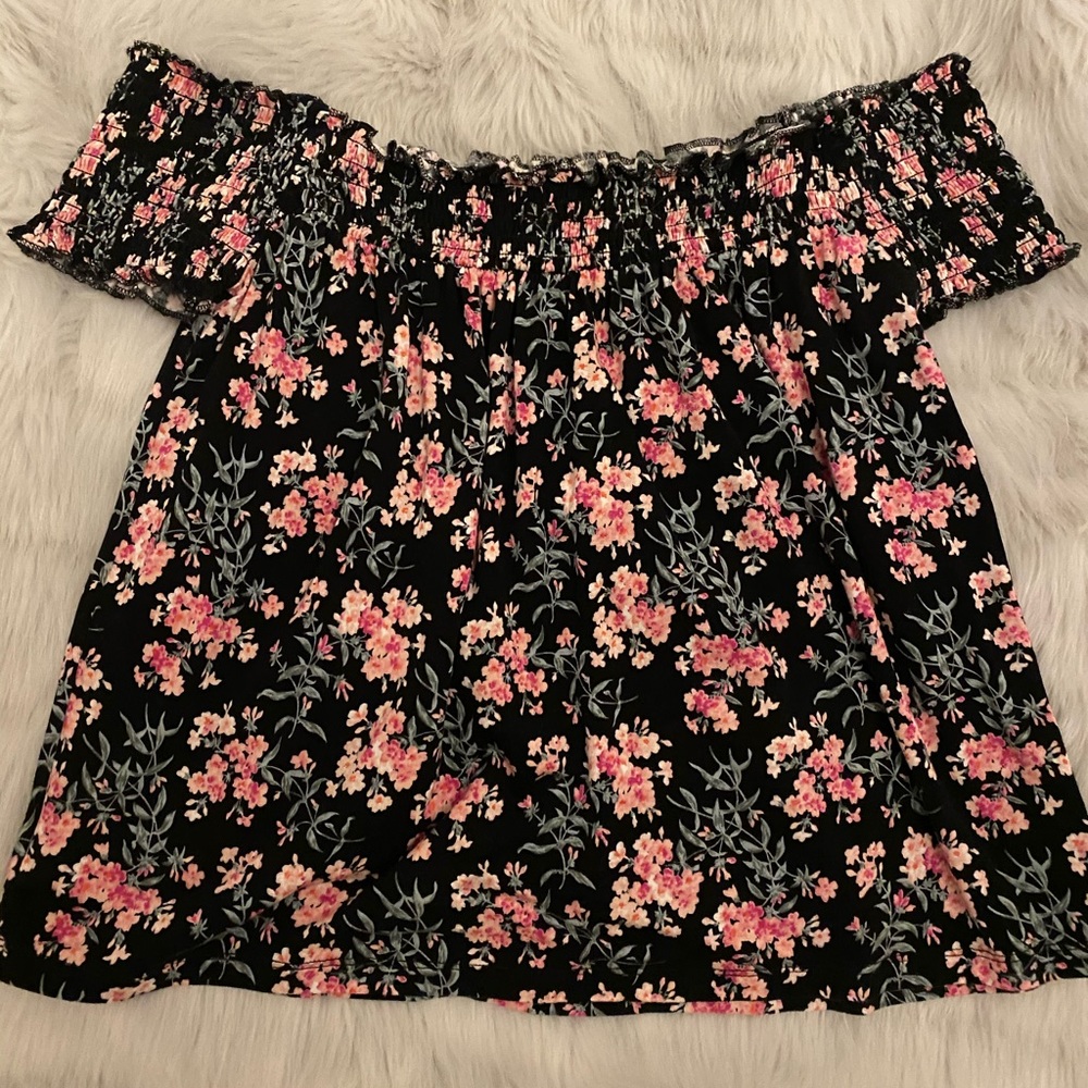 American Eagle off the shoulder top